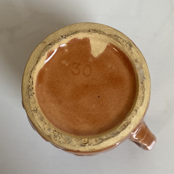 Vintage McCoy Water Lily Lotus Pitcher Peachy Brown with fish handle & lily pads - Picture 5 of 11